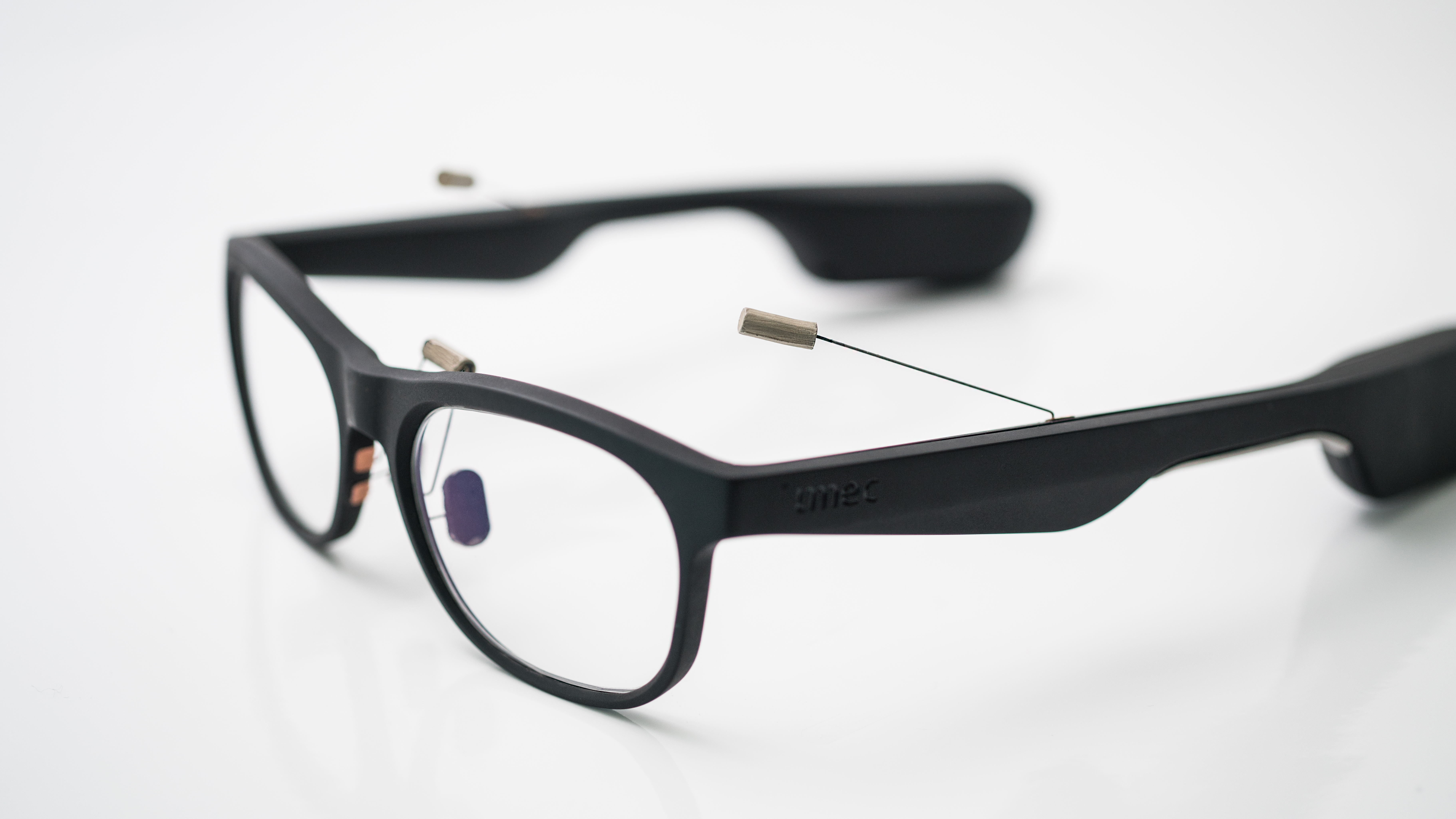 Wireless Eye-Tracking Glasses for comfortable EOG